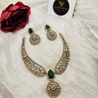 Emerald Hasli Choker Set