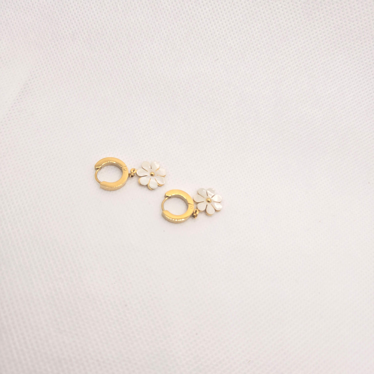 White Flower and Gold-Toned Ring Drop Earrings